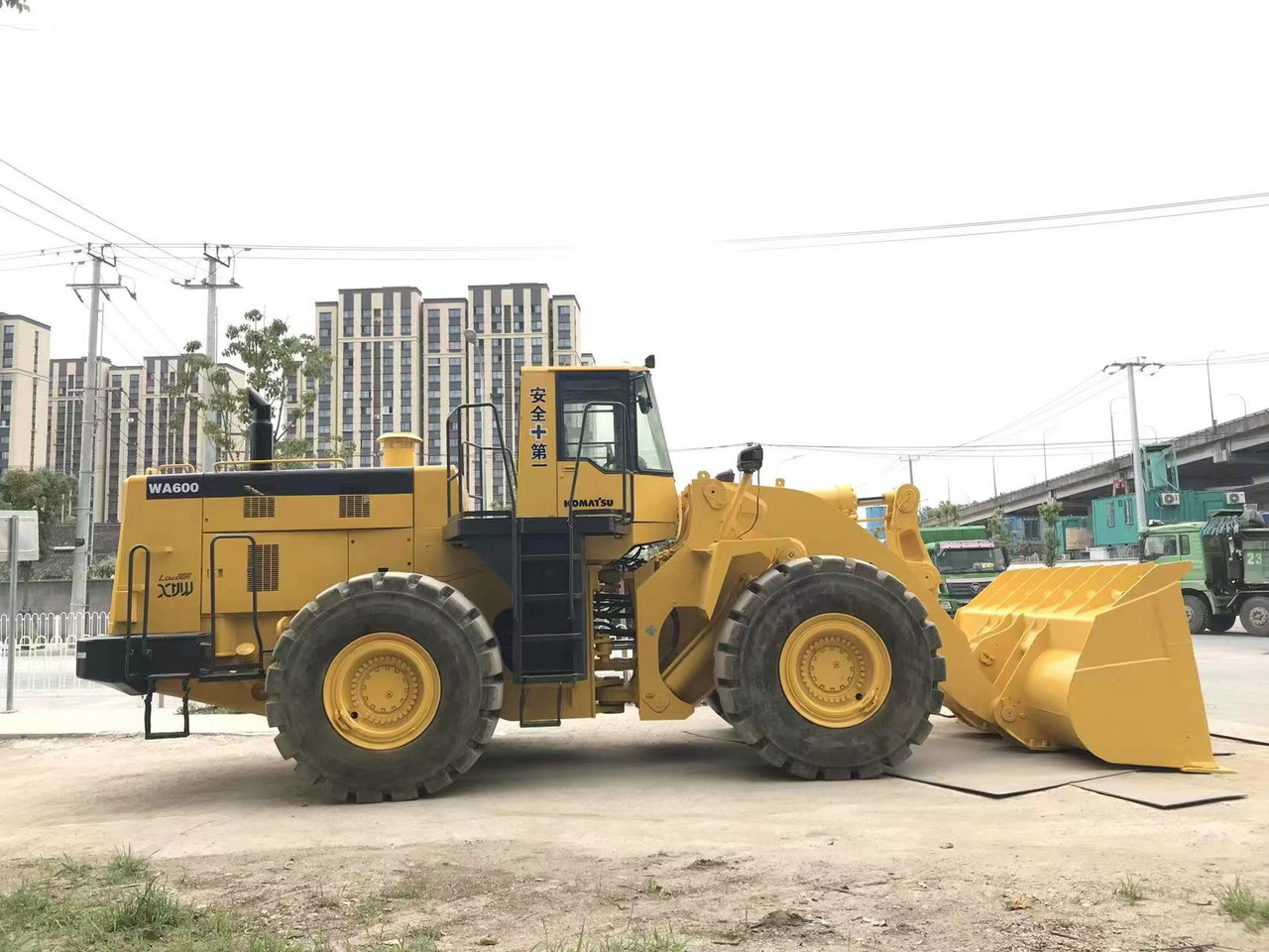 KOMATSU WA600-6 - اللودر بعجل: صورة 4 KOMATSU WA600-6 - اللودر بعجل: صورة 4