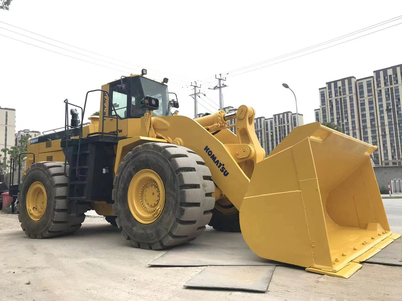 KOMATSU WA600-6 - اللودر بعجل: صورة 3 KOMATSU WA600-6 - اللودر بعجل: صورة 3