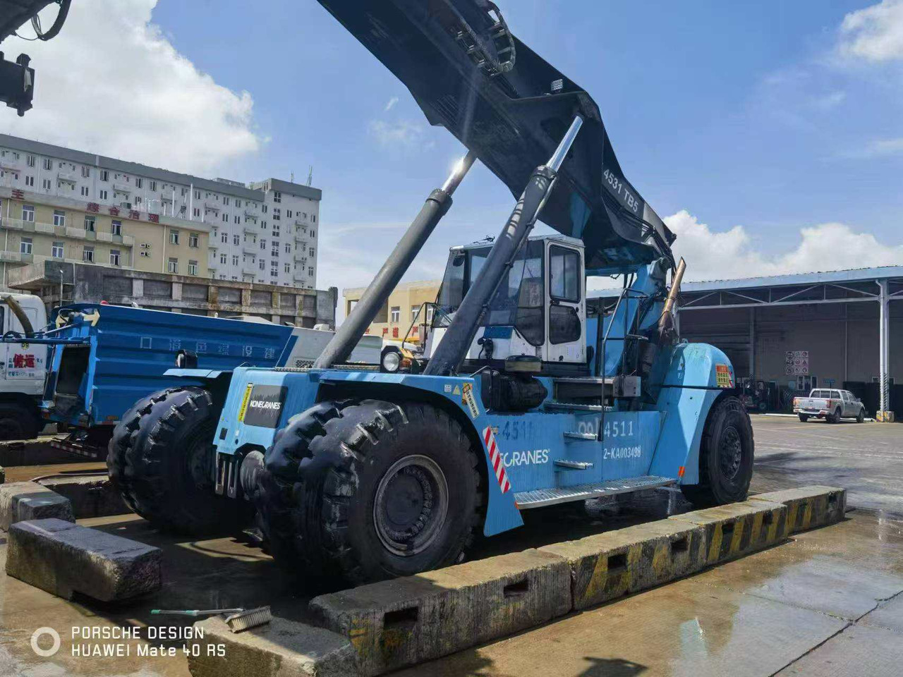 KONECRANES SMV 4531 TB5 45 TON CAPACITY - آلة حمل الحاويات في الأماكن الصغيرة: صورة 1 KONECRANES SMV 4531 TB5 45 TON CAPACITY - آلة حمل الحاويات في الأماكن الصغيرة: صورة 1