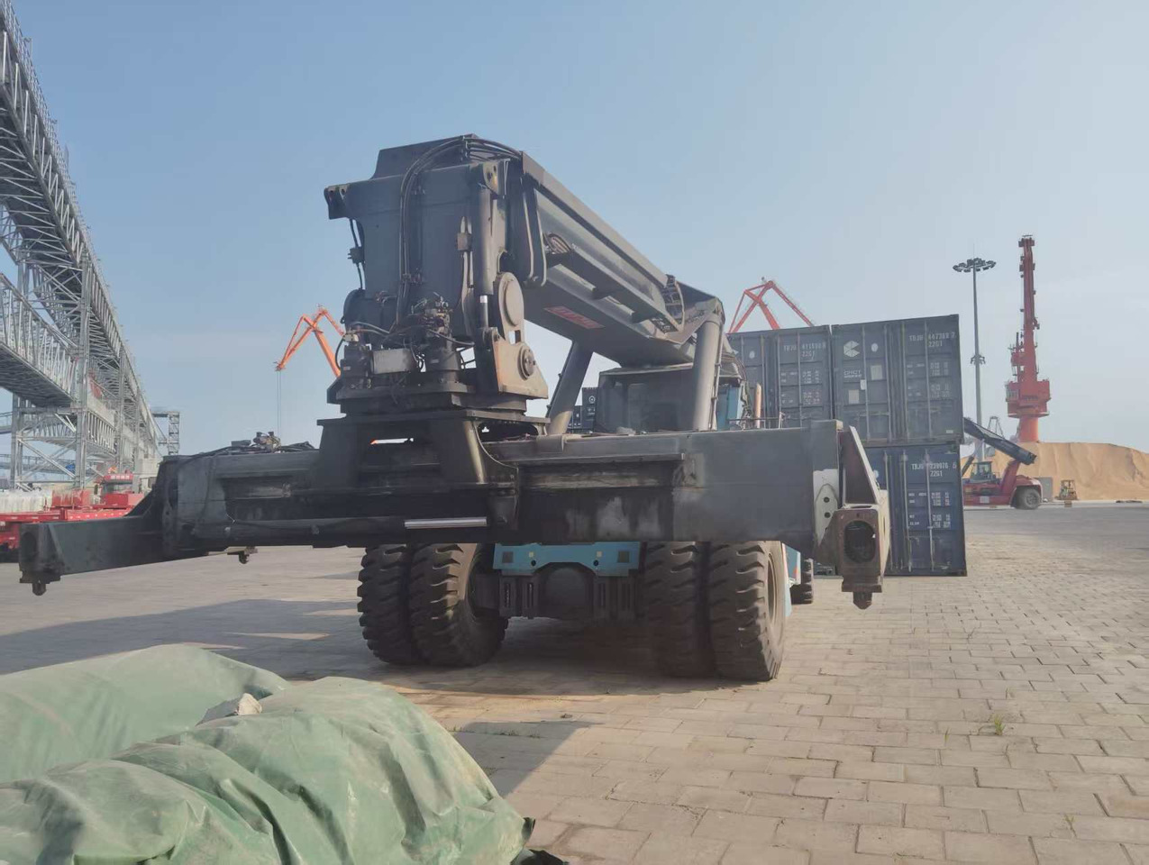 KONECRANES SMV 4531 TB5 45 TON CAPACITY - آلة حمل الحاويات في الأماكن الصغيرة: صورة 3 KONECRANES SMV 4531 TB5 45 TON CAPACITY - آلة حمل الحاويات في الأماكن الصغيرة: صورة 3