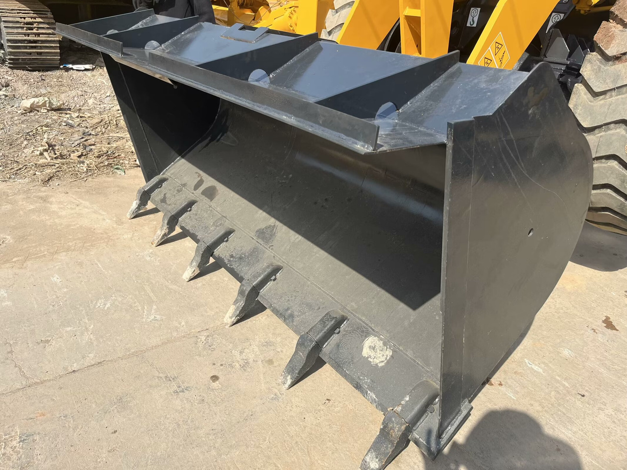 LIUGONG 835 CLG835 836 856 856H 862H 870H - اللودر بعجل: صورة 4 LIUGONG 835 CLG835 836 856 856H 862H 870H - اللودر بعجل: صورة 4