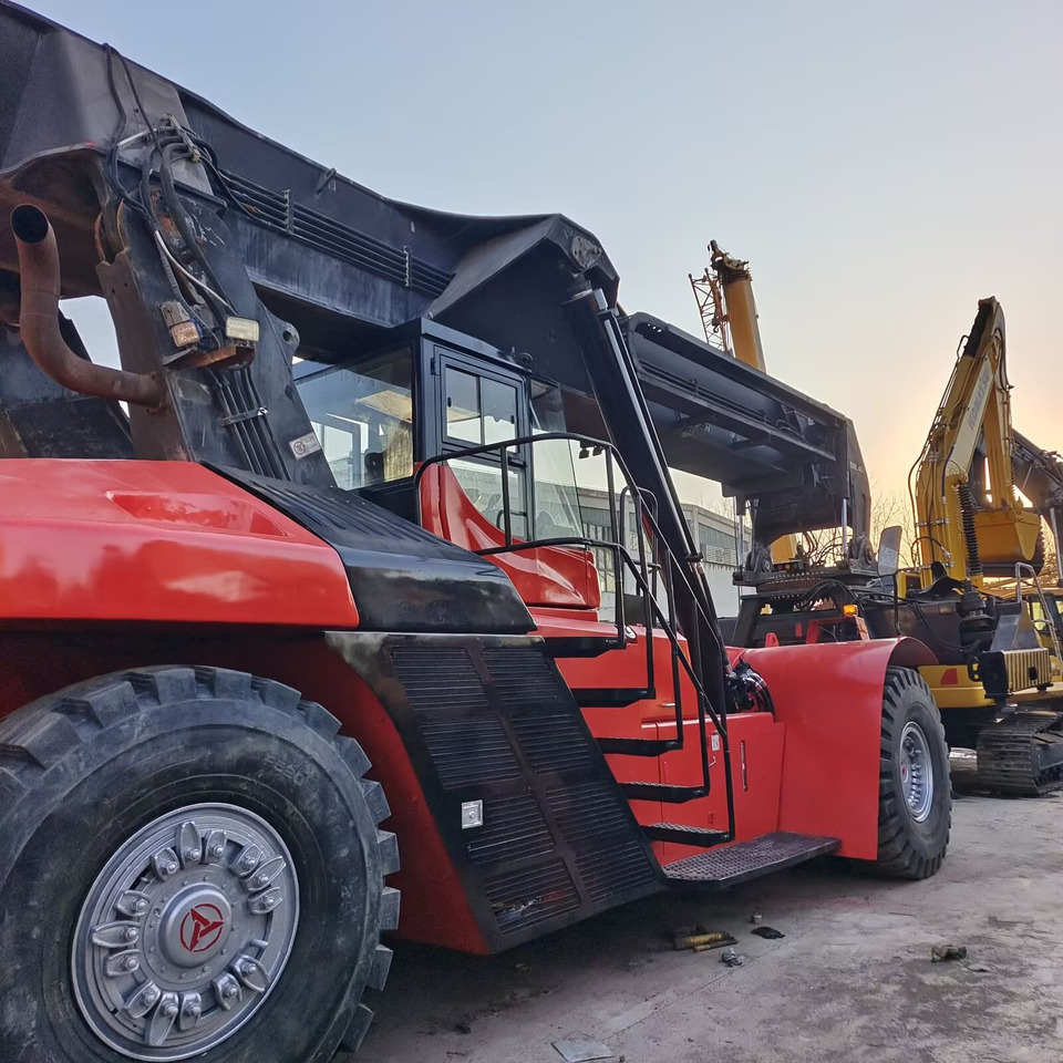 SANY SRSC45C30 - آلة حمل الحاويات في الأماكن الصغيرة: صورة 1 SANY SRSC45C30 - آلة حمل الحاويات في الأماكن الصغيرة: صورة 1