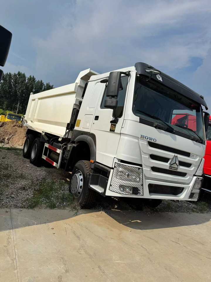 SINOTRUK HOWO 6*4 DUMP TRUCK - شاحنة قلاب: صورة 2 SINOTRUK HOWO 6*4 DUMP TRUCK - شاحنة قلاب: صورة 2