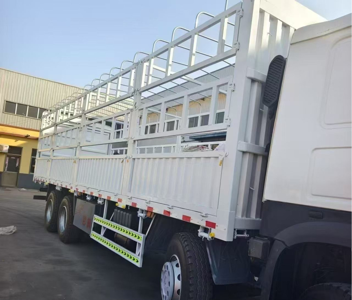 SINOTRUK HOWO 8*4 WITH FENCE 12 WHEELS 371 375 380 400 420 HP TIPPER DUMP TRUCK - شاحنة ماشية: صورة 5 SINOTRUK HOWO 8*4 WITH FENCE 12 WHEELS 371 375 380 400 420 HP TIPPER DUMP TRUCK - شاحنة ماشية: صورة 5
