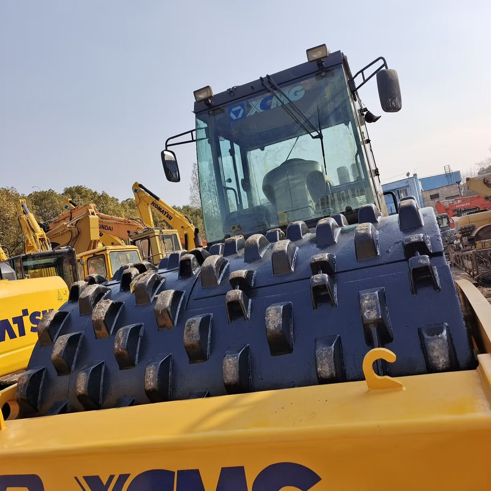 XCMG XS 223J Sheepfoot Compactor - رَصَّاص الطرق: صورة 2 XCMG XS 223J Sheepfoot Compactor - رَصَّاص الطرق: صورة 2