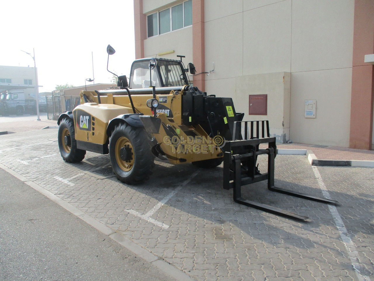 Caterpillar TH417 Telehandler - آلة رفع ونقل تلسكوبية: صورة 1 Caterpillar TH417 Telehandler - آلة رفع ونقل تلسكوبية: صورة 1