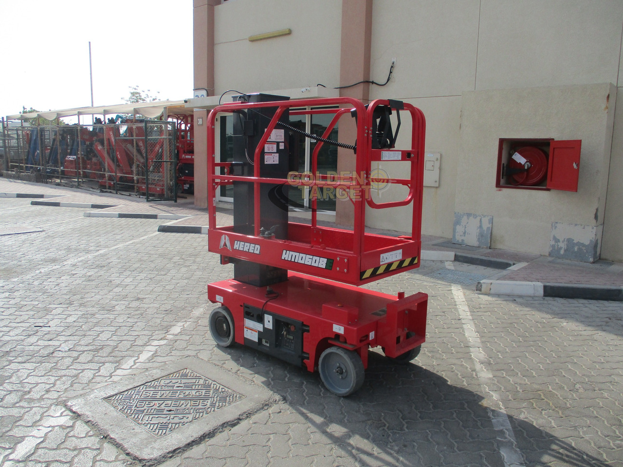 Hered HM0608E Vertical Mast Lift - مرفاع مقصي: صورة 1 Hered HM0608E Vertical Mast Lift - مرفاع مقصي: صورة 1