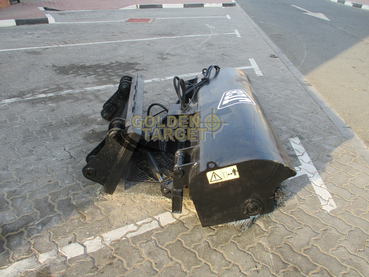 JCB Broom Attachment - مقشة - شيول صغير: صورة 2 JCB Broom Attachment - مقشة - شيول صغير: صورة 2