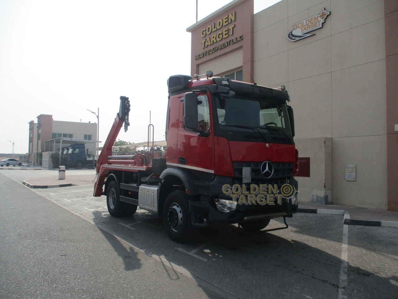 MERCEDES-BENZ Arocs 1832 4x2 Skip Loader - شاحنة لودر انزلاقي: صورة 2 MERCEDES-BENZ Arocs 1832 4x2 Skip Loader - شاحنة لودر انزلاقي: صورة 2