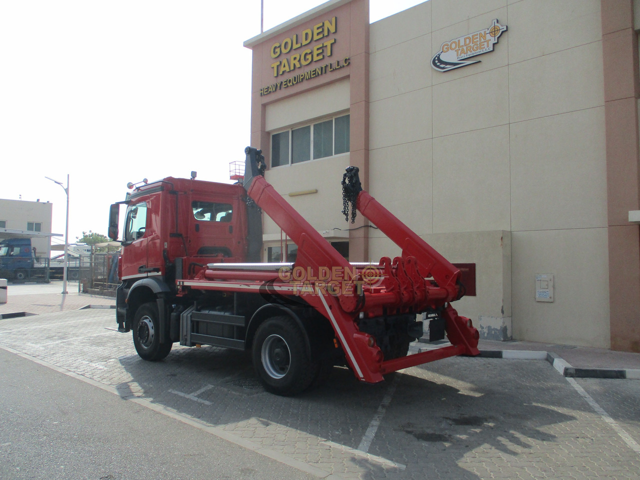 MERCEDES-BENZ Arocs 1832 4x2 Skip Loader - شاحنة لودر انزلاقي: صورة 3 MERCEDES-BENZ Arocs 1832 4x2 Skip Loader - شاحنة لودر انزلاقي: صورة 3