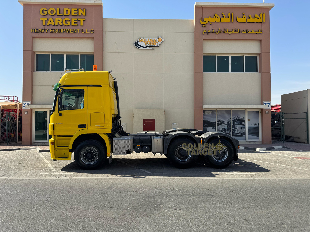Mercedes Benz ACTROS 3355 6x4 Head Truck - مقطورة السحب: صورة 5 Mercedes Benz ACTROS 3355 6x4 Head Truck - مقطورة السحب: صورة 5