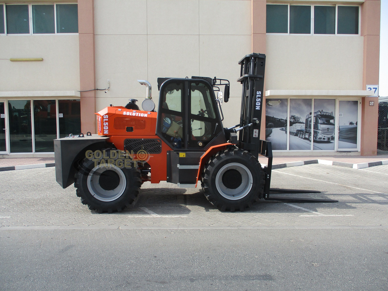 Solution SL50N Rough Terrain Forklift - رافعة شوكية ديزل: صورة 5 Solution SL50N Rough Terrain Forklift - رافعة شوكية ديزل: صورة 5