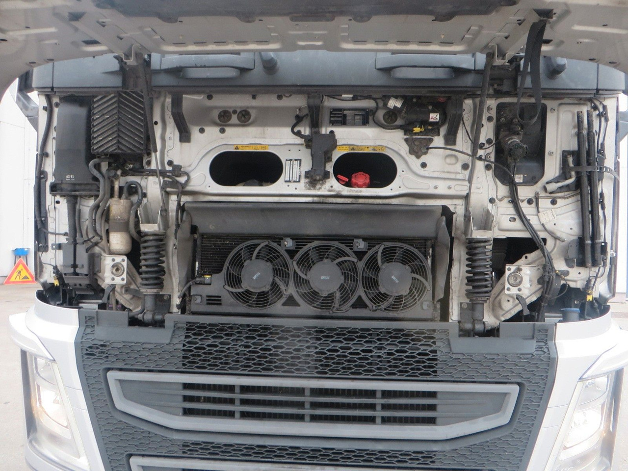 Volvo FH460 4x2Tractor - رأس تريلا: صورة 5 Volvo FH460 4x2Tractor - رأس تريلا: صورة 5