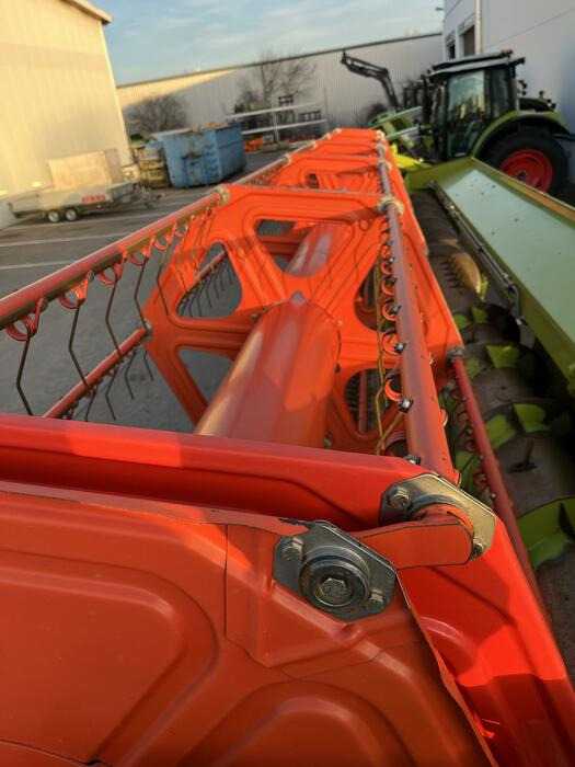 Claas Lexion 740 - حصادة: صورة 2 Claas Lexion 740 - حصادة: صورة 2