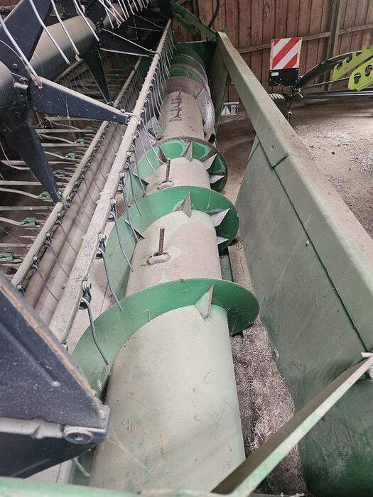 رأس الحصادة John Deere 618R: صورة 6