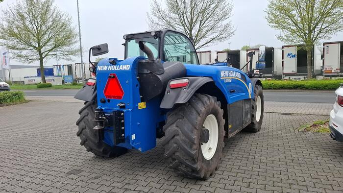 New Holland LM 7.42 - آلة رفع ونقل تلسكوبية: صورة 2 New Holland LM 7.42 - آلة رفع ونقل تلسكوبية: صورة 2