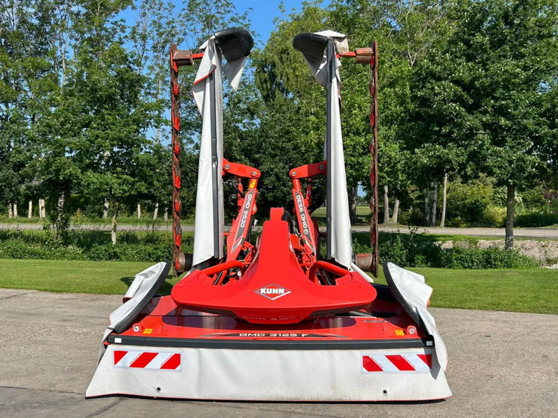 Kuhn GMD 9530 & GMD 3125 F-FF Triple maaier Vlindermaaier Schijvenmaaier - جزازة العشب: صورة 2 Kuhn GMD 9530 & GMD 3125 F-FF Triple maaier Vlindermaaier Schijvenmaaier - جزازة العشب: صورة 2