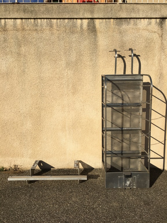 Porte ski Inox : - أدوات ومعدات: صورة 5 Porte ski Inox : - أدوات ومعدات: صورة 5