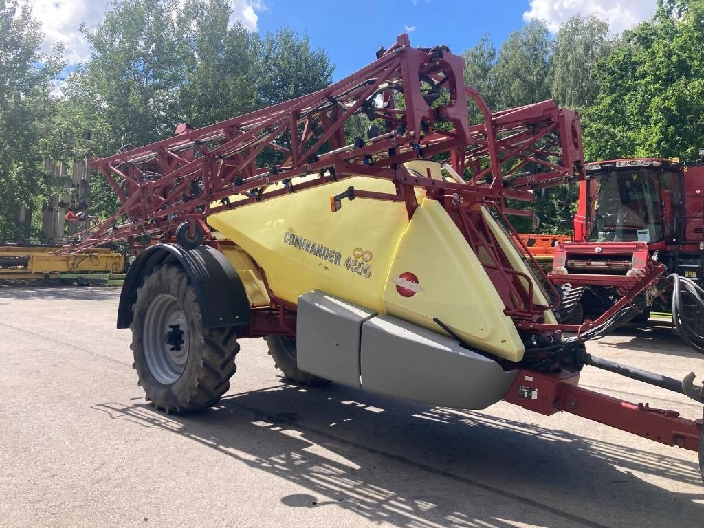 Hardi COMMANDERr 4500 - رشاش مسحوب: صورة 5 Hardi COMMANDERr 4500 - رشاش مسحوب: صورة 5