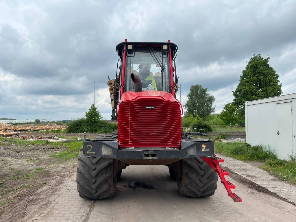 Komatsu 845 - جرار شحن جذوع أشجار الغابات: صورة 2 Komatsu 845 - جرار شحن جذوع أشجار الغابات: صورة 2