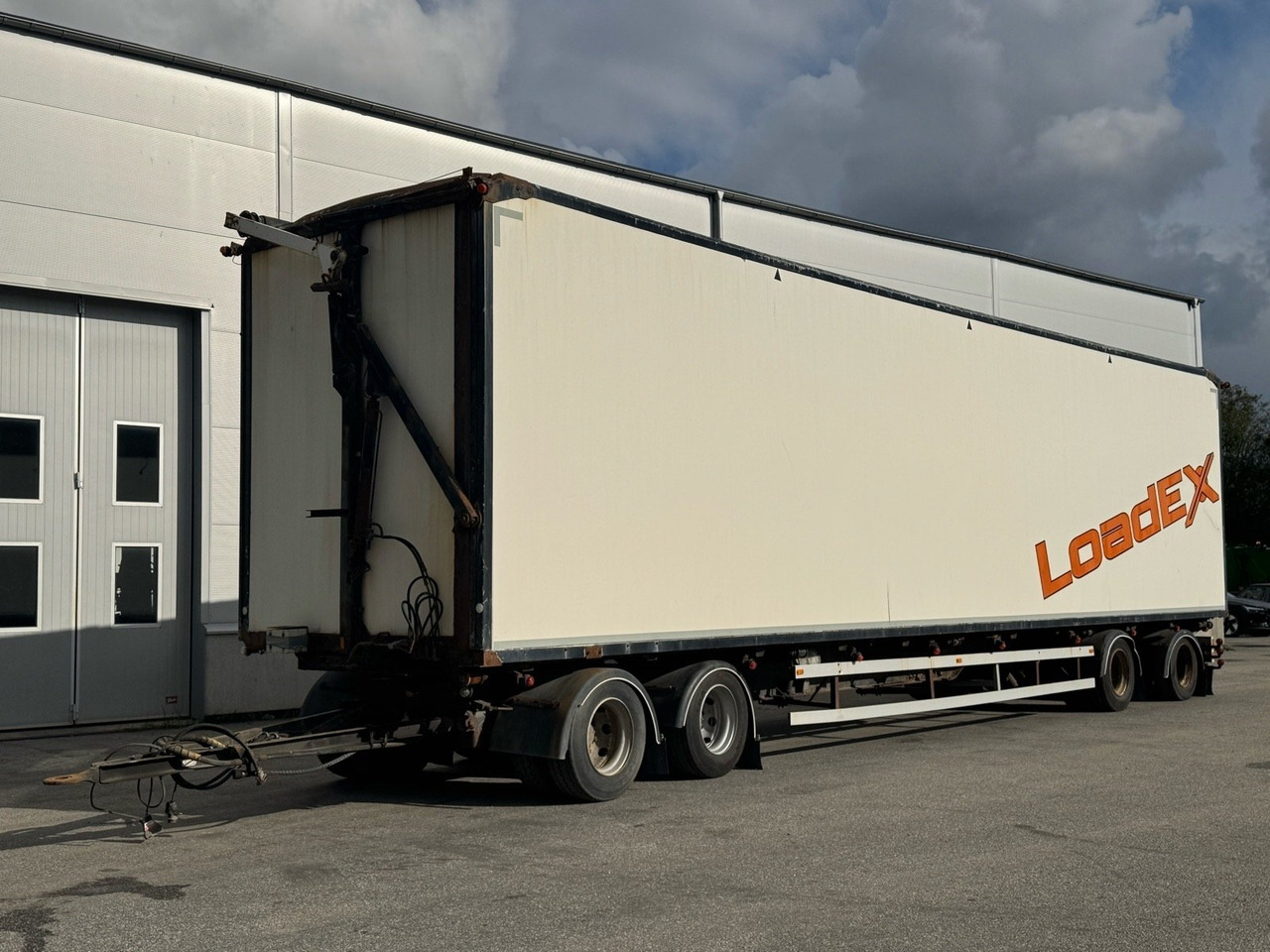 Flissläp Eksjövagnen FS 18-20 -2015 | Reparationsobjekt - مقطورة بصندوق مغلق: صورة 1 Flissläp Eksjövagnen FS 18-20 -2015 | Reparationsobjekt - مقطورة بصندوق مغلق: صورة 1