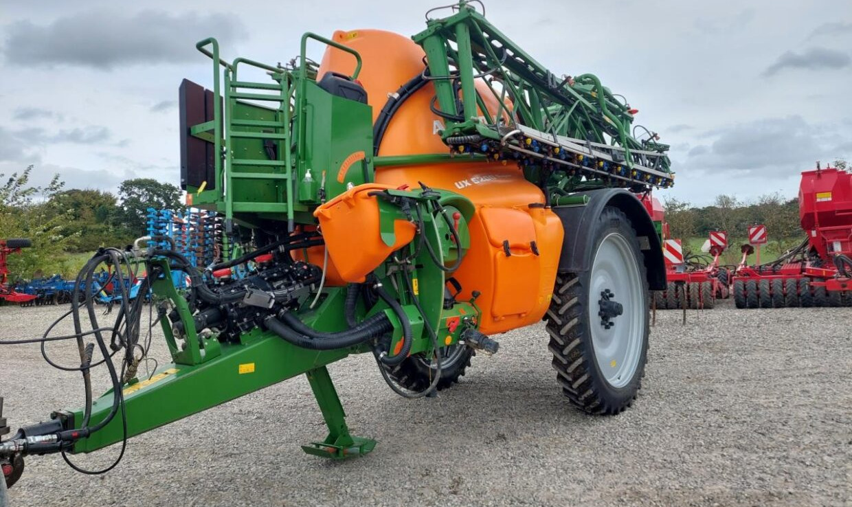 Amazone UX 5200 - 28m med Ama-Select - رشاش مسحوب: صورة 3 Amazone UX 5200 - 28m med Ama-Select - رشاش مسحوب: صورة 3
