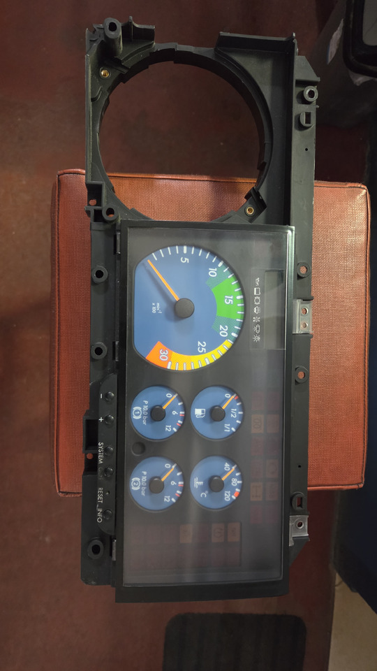 MERCEDES-BENZ INSTRUMENT PANEL MERCEDES ATEGO - لوحة العدادات - شاحنة: صورة 2 MERCEDES-BENZ INSTRUMENT PANEL MERCEDES ATEGO - لوحة العدادات - شاحنة: صورة 2