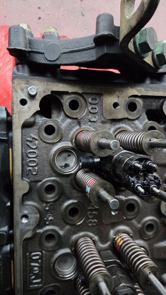 MERCEDES-BENZ OM 470 LA - رأس أسطوانية - شاحنة: صورة 3 MERCEDES-BENZ OM 470 LA - رأس أسطوانية - شاحنة: صورة 3