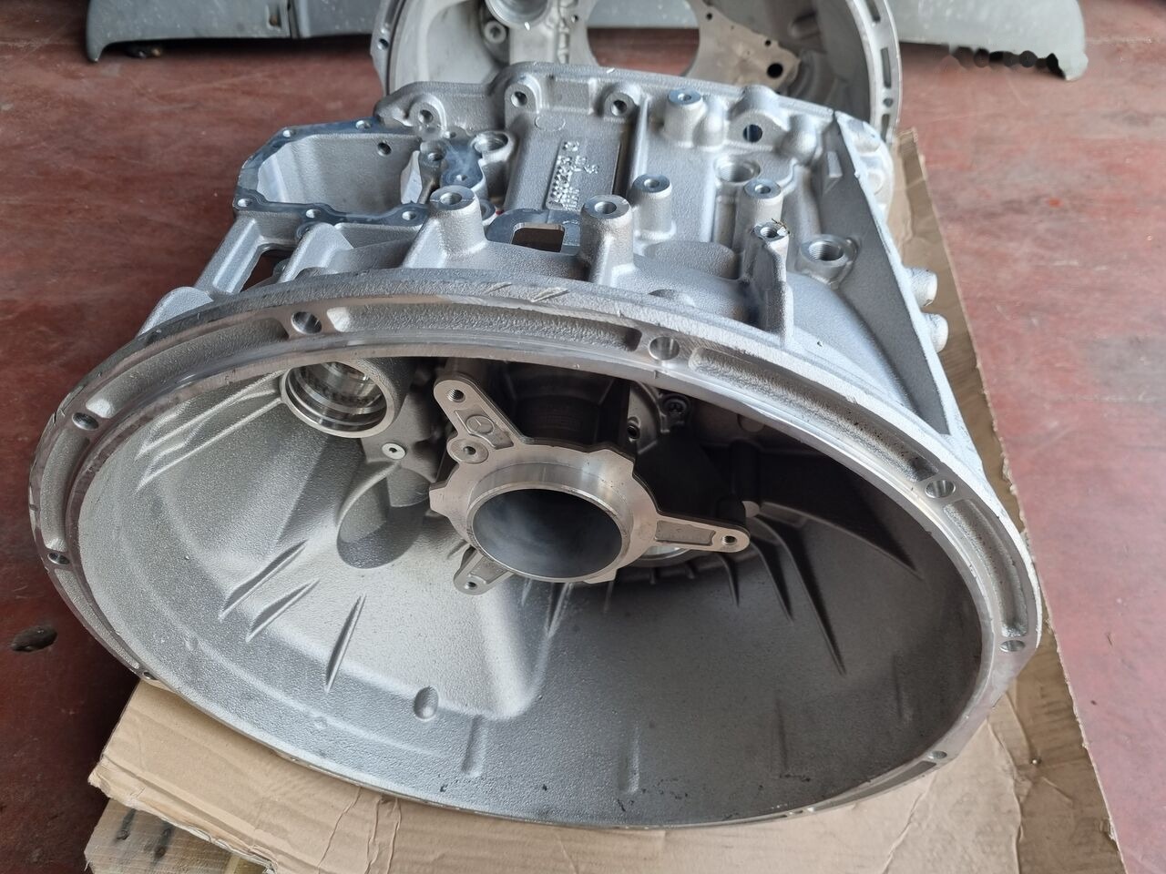 Mercedes-Benz TRANSMISSION HOUSING Mercedes-Benz ACTROS MP4 EURO 6 - صندوق التروس - شاحنة: صورة 1 Mercedes-Benz TRANSMISSION HOUSING Mercedes-Benz ACTROS MP4 EURO 6 - صندوق التروس - شاحنة: صورة 1