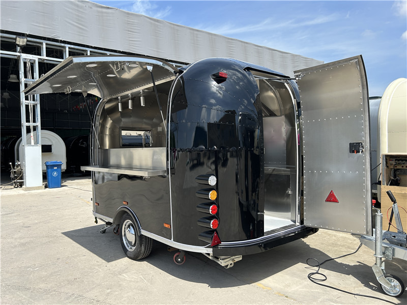 European Food Truck Crepe,Burger,Grilled Sausage,Lángos Food Trailer - بيع مقطورة: صورة 3 European Food Truck Crepe,Burger,Grilled Sausage,Lángos Food Trailer - بيع مقطورة: صورة 3