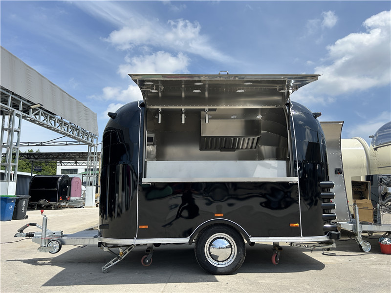 European Food Truck Crepe,Burger,Grilled Sausage,Lángos Food Trailer - بيع مقطورة: صورة 1 European Food Truck Crepe,Burger,Grilled Sausage,Lángos Food Trailer - بيع مقطورة: صورة 1