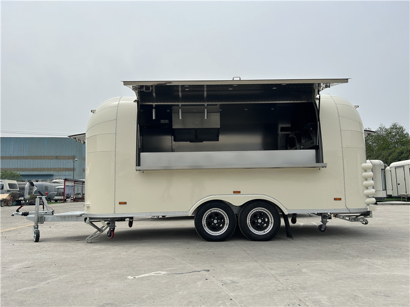 European Food Truck Pizza Food Truck, Smash Burger Foodtruck - بيع مقطورة: صورة 1 European Food Truck Pizza Food Truck, Smash Burger Foodtruck - بيع مقطورة: صورة 1