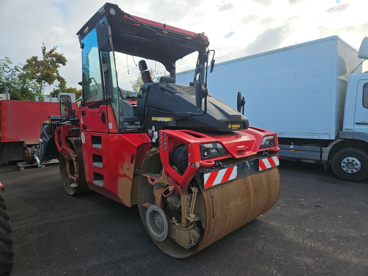 BOMAG BW 174 AP Unfallschaden - رَصَّاص الطرق: صورة 1 BOMAG BW 174 AP Unfallschaden - رَصَّاص الطرق: صورة 1