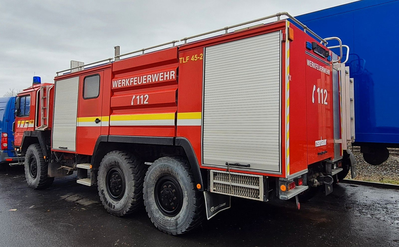 MAN 15.232 DF 6x6 KAT1 Feuerwehr TLF 4500/500 - شاحنة صهريج: صورة 3 MAN 15.232 DF 6x6 KAT1 Feuerwehr TLF 4500/500 - شاحنة صهريج: صورة 3