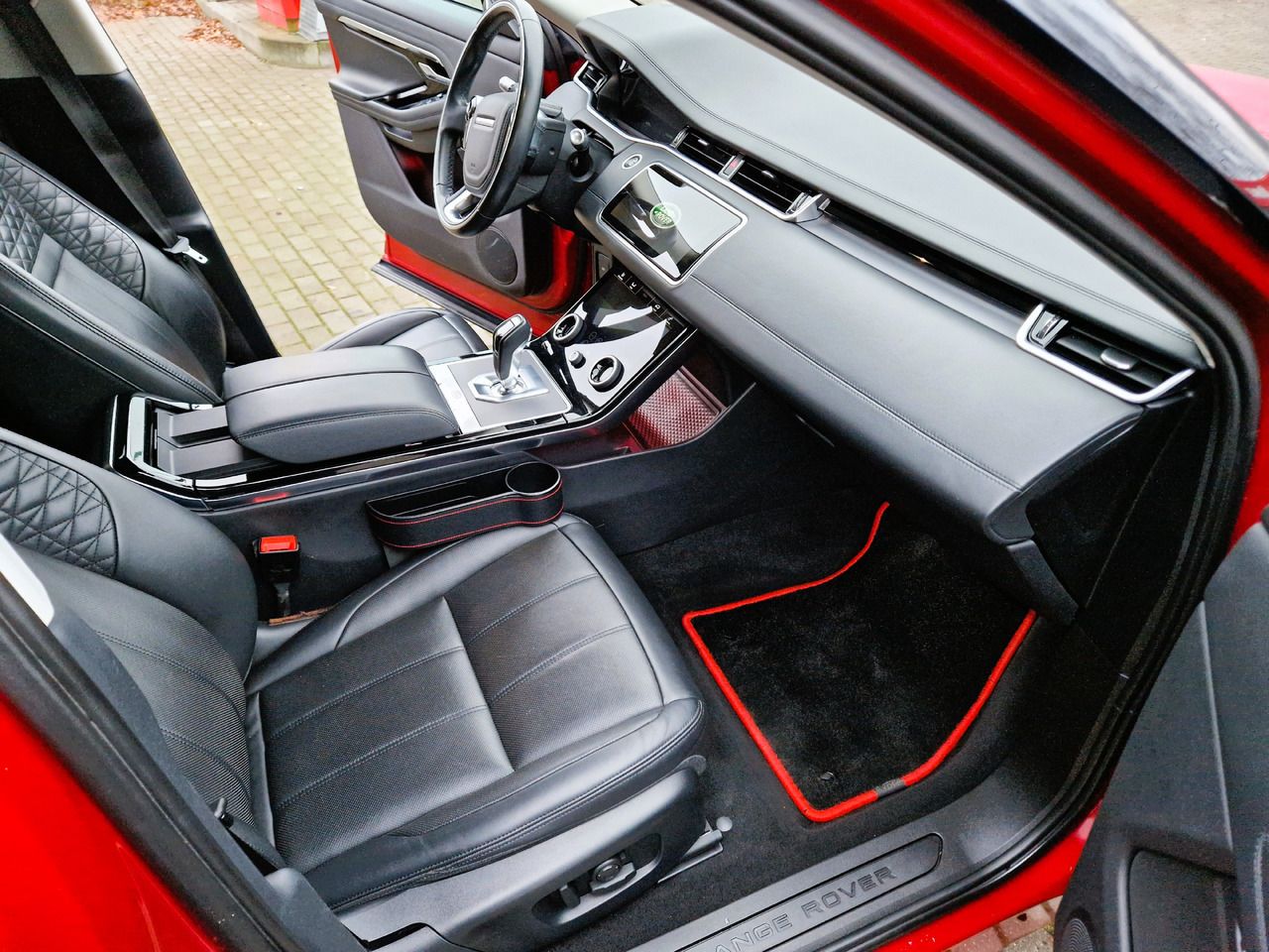 سيارة دفع رباعي Range Rover Evoque: صورة 12 سيارة دفع رباعي Range Rover Evoque: صورة 12