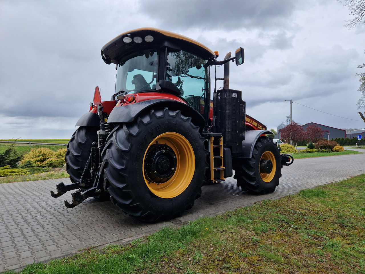 Versatile Buhler 335 - جرار: صورة 3 Versatile Buhler 335 - جرار: صورة 3