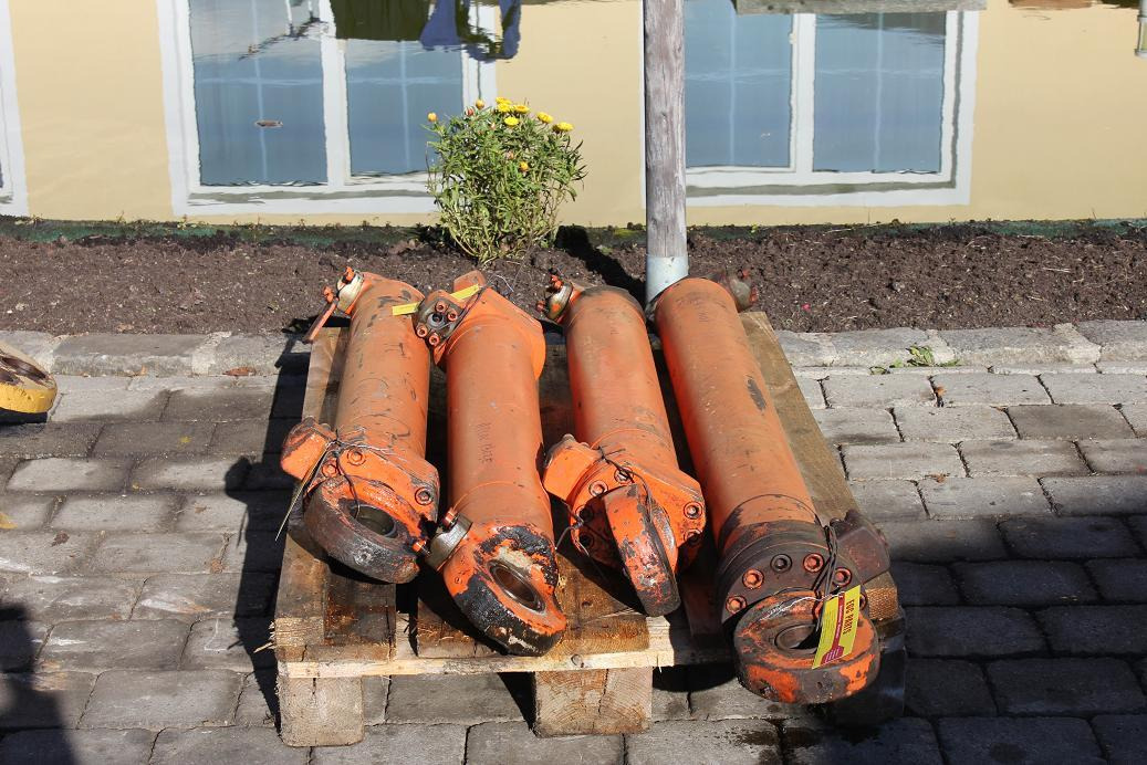 Atlas 1302 E - أسطوانة هيدروليكية - آلات الإنشاء: صورة 4 Atlas 1302 E - أسطوانة هيدروليكية - آلات الإنشاء: صورة 4