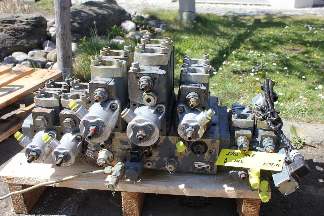 Atlas 2005 M - صمام هيدروليكي - آلات الإنشاء: صورة 4 Atlas 2005 M - صمام هيدروليكي - آلات الإنشاء: صورة 4