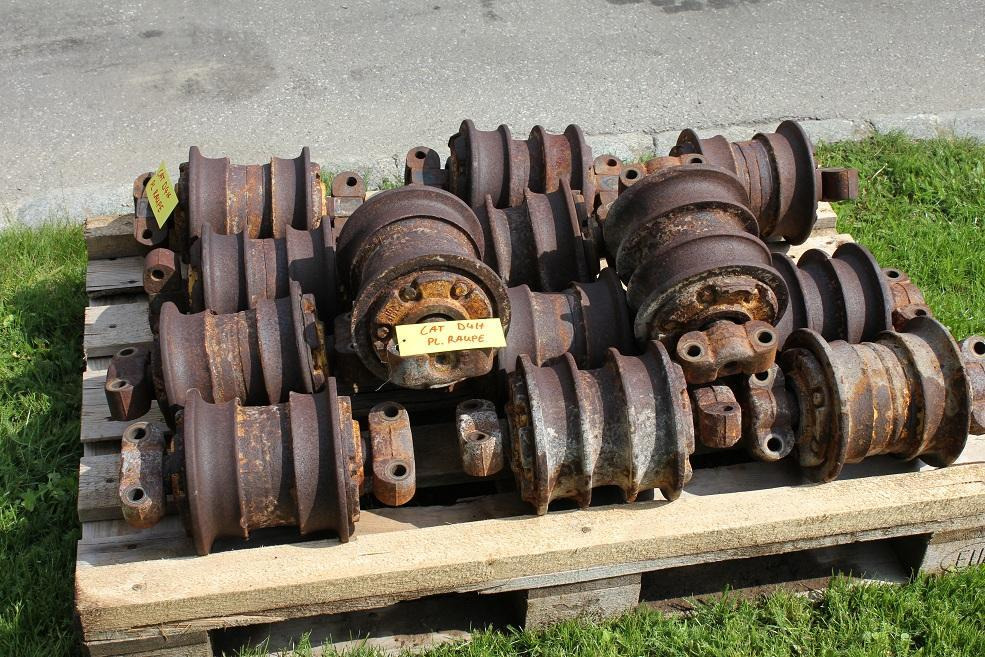 Caterpillar D 4-H - بكرة الجنزير - آلات الإنشاء: صورة 1 Caterpillar D 4-H - بكرة الجنزير - آلات الإنشاء: صورة 1