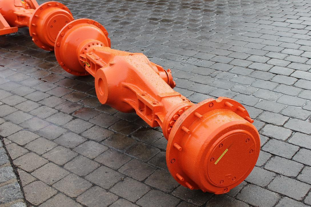 Fiat-Hitachi FR 130-2 - المحور و قطع الغيار - آلات الإنشاء: صورة 1 Fiat-Hitachi FR 130-2 - المحور و قطع الغيار - آلات الإنشاء: صورة 1