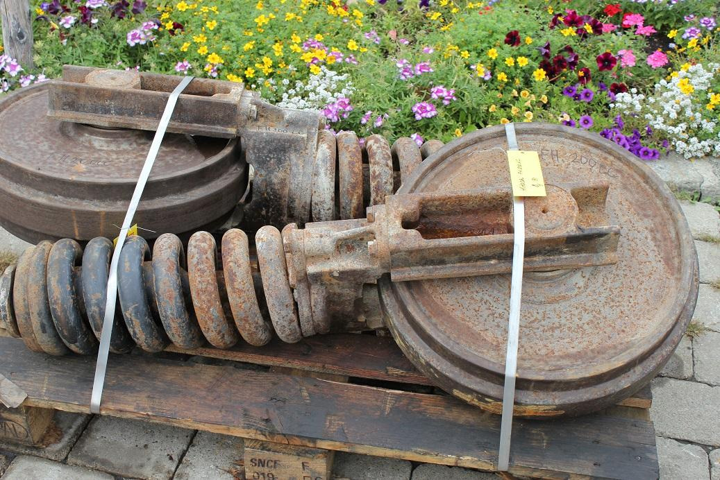 بكرة الجنزير - آلات الإنشاء Hitachi FH 200LC: صورة 6