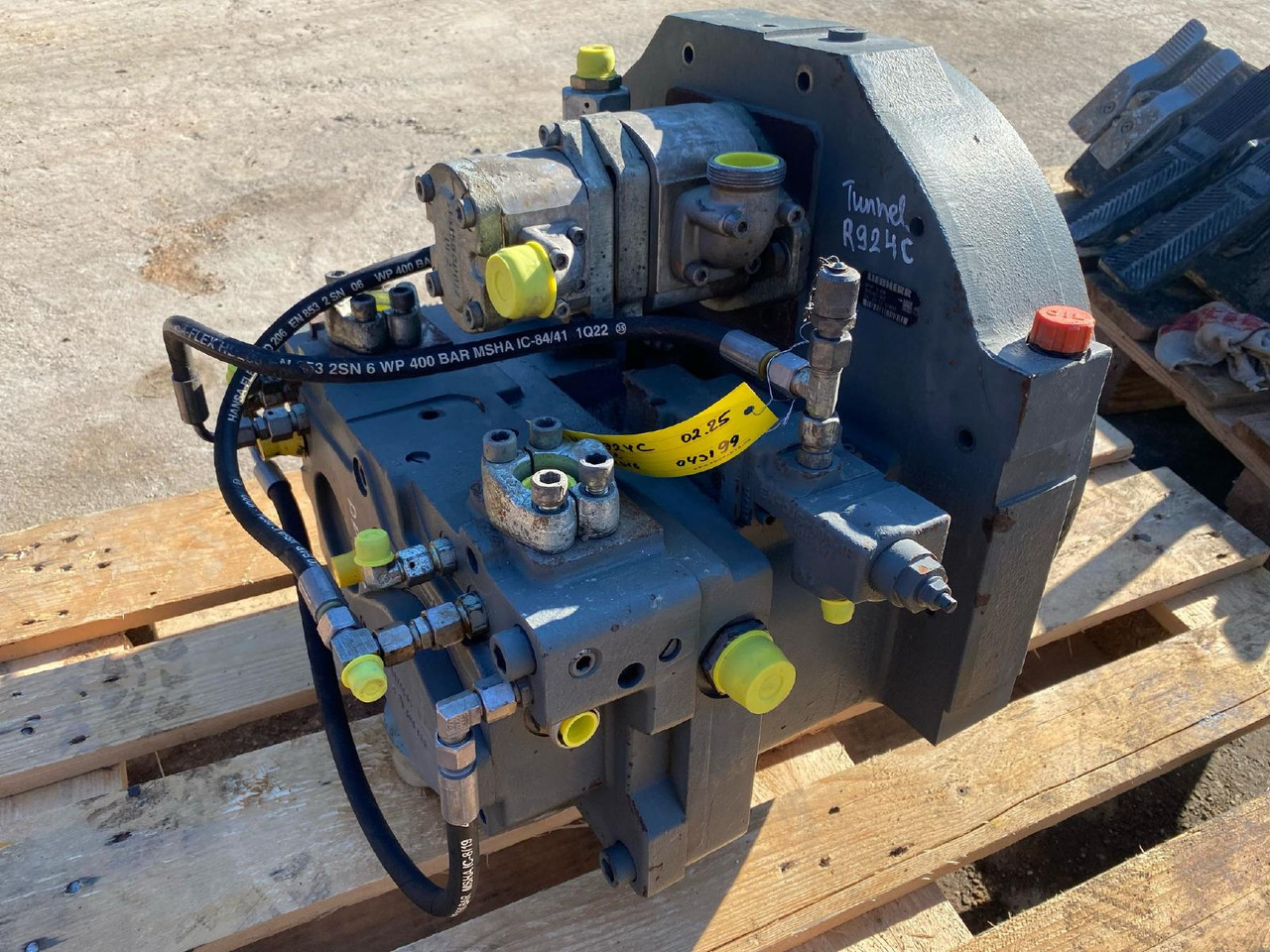 Liebherr DPV O 108 aus LH R924 C LIT - مضخة هيدروليكية - آلات الإنشاء: صورة 1 Liebherr DPV O 108 aus LH R924 C LIT - مضخة هيدروليكية - آلات الإنشاء: صورة 1