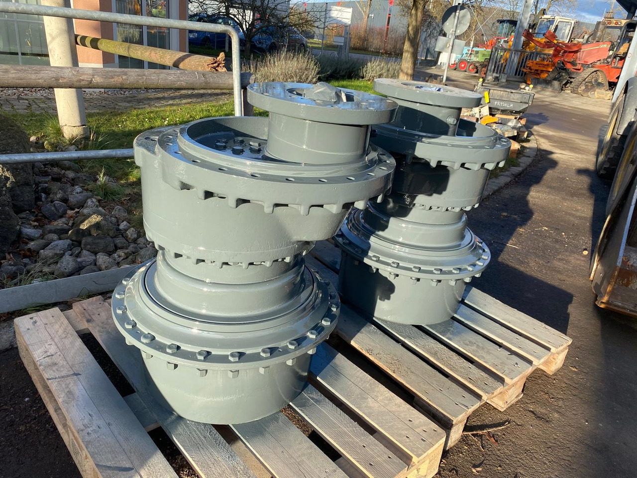 Liebherr FAT 450E505 aus PR 724 - محرك السفر - آلات الإنشاء: صورة 3 Liebherr FAT 450E505 aus PR 724 - محرك السفر - آلات الإنشاء: صورة 3