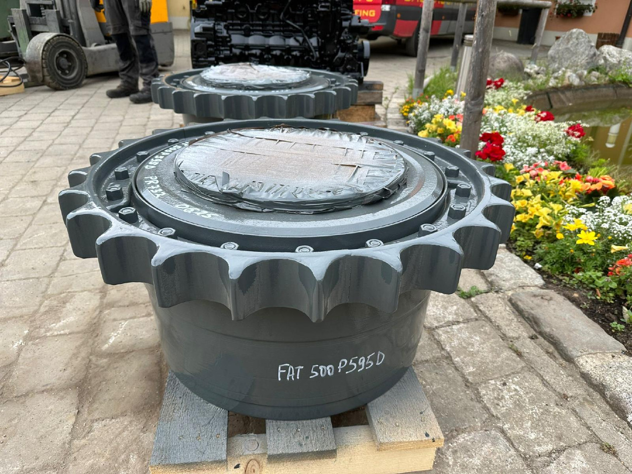 Liebherr FAT 500P595D aus PR 732 - محرك السفر - آلات الإنشاء: صورة 2 Liebherr FAT 500P595D aus PR 732 - محرك السفر - آلات الإنشاء: صورة 2