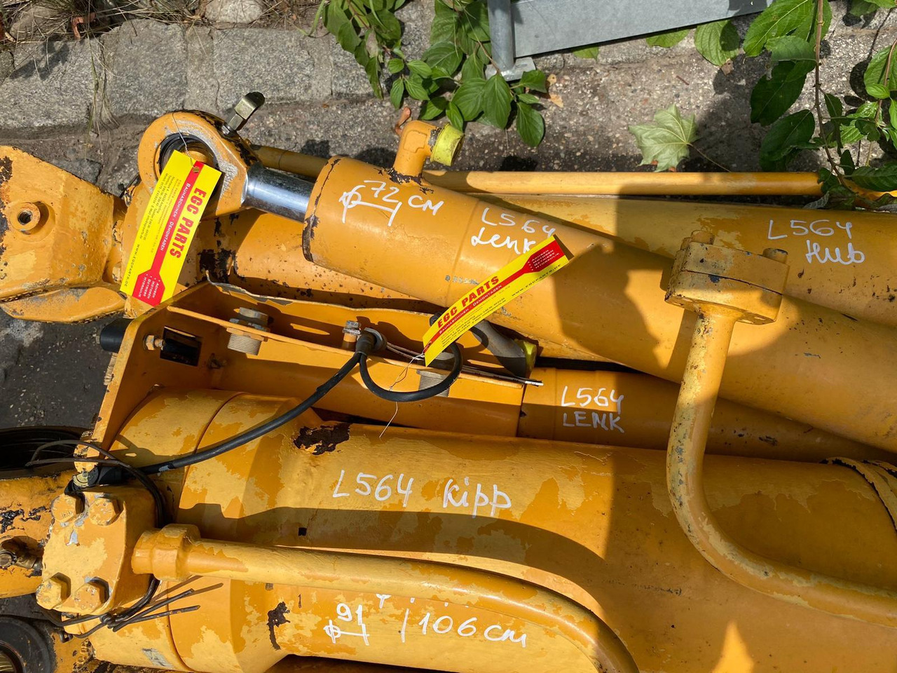 Liebherr L 564 - أسطوانة هيدروليكية - آلات الإنشاء: صورة 4 Liebherr L 564 - أسطوانة هيدروليكية - آلات الإنشاء: صورة 4