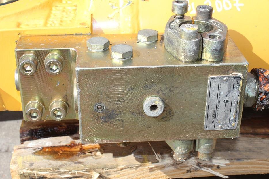 Liebherr R 924 compact - أسطوانة هيدروليكية - آلات الإنشاء: صورة 5 Liebherr R 924 compact - أسطوانة هيدروليكية - آلات الإنشاء: صورة 5