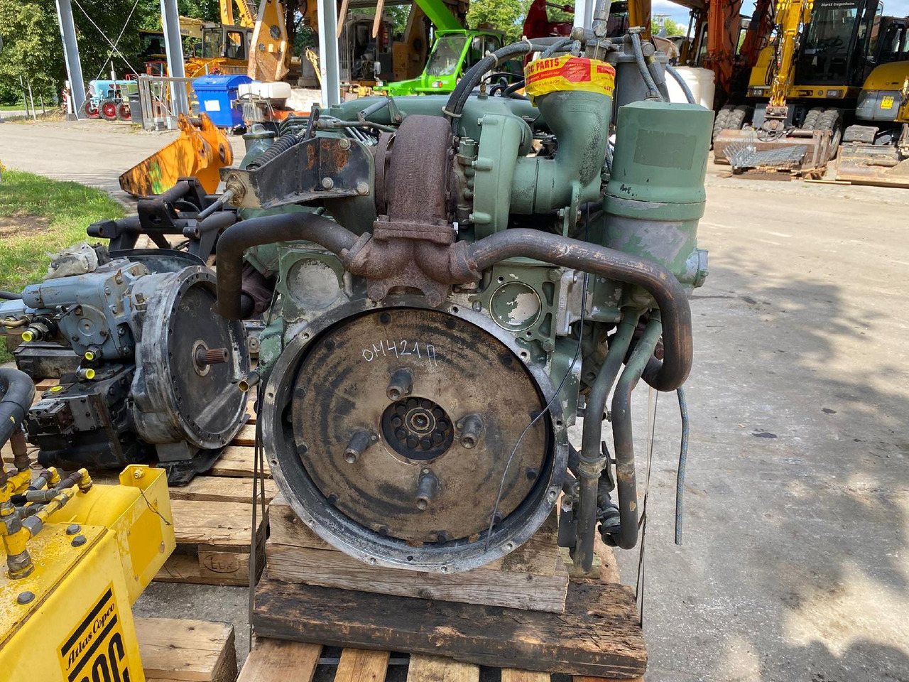 Mercedes Benz OM 421 aus PB 240 - محرك - آلات الإنشاء: صورة 3 Mercedes Benz OM 421 aus PB 240 - محرك - آلات الإنشاء: صورة 3