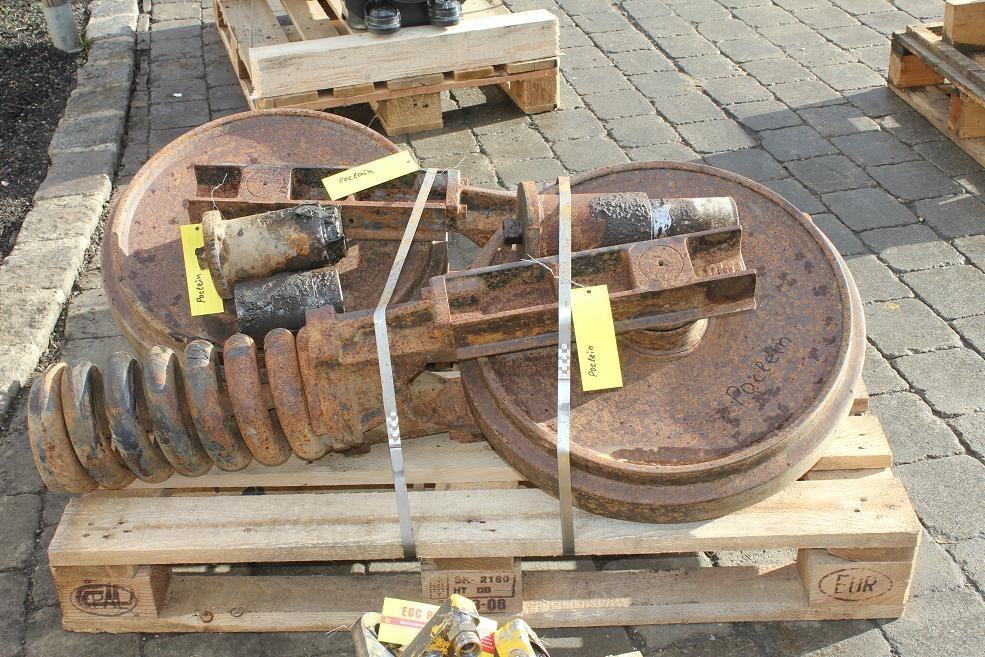 Poclain 90 - أجزاء الهيكل السفلي - آلات الإنشاء: صورة 1 Poclain 90 - أجزاء الهيكل السفلي - آلات الإنشاء: صورة 1