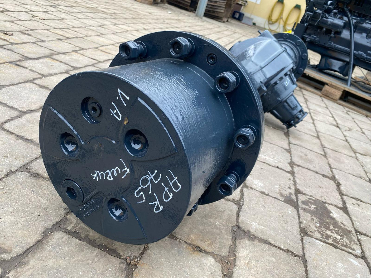 ZF AP R765 aus 320E Furukawa - المحور و قطع الغيار - آلات الإنشاء: صورة 2 ZF AP R765 aus 320E Furukawa - المحور و قطع الغيار - آلات الإنشاء: صورة 2