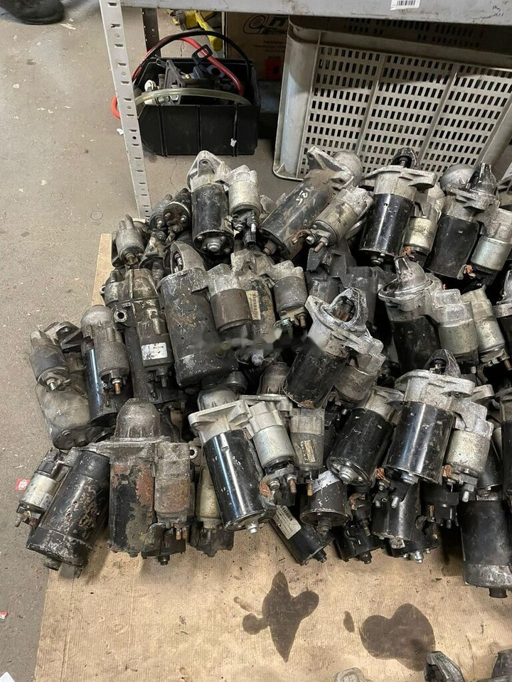 Bosch Iveco Daily 12V 0001109306 light - بادئ التشغيل - شاحنة توصيل مغلقة: صورة 4 Bosch Iveco Daily 12V 0001109306 light - بادئ التشغيل - شاحنة توصيل مغلقة: صورة 4